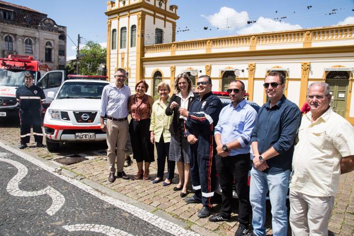 Prefeita recebeu as chaves do veículo da senadora Ana Amélia, autora da emenda que destinou o investimento