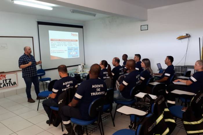 Os funcionários devem assumir as ruas em abril