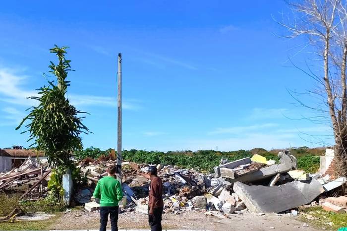 Última das três casas desapropriadas para início da intervenção que vai ligar a vila Farroupilha à avenida Theodoro Müller foi posta abaixo nesta semana
