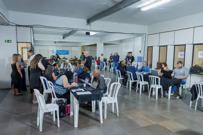 Mutirão de regularização da Guabiroba termina com 348 atendimentos