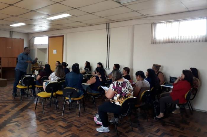 Encontros mensais buscam melhorar o atendimento prestado