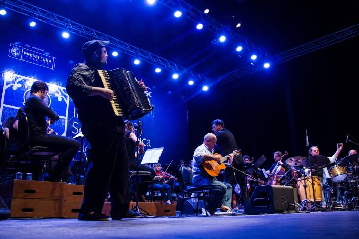 É preciso garantir entradas apenas para as apresentações no Theatro Guarany