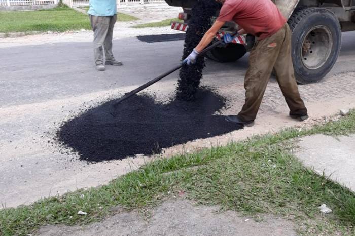 Avenida Pery Ribas e ruas Quatro e Vinte recebem melhorias na pavimentação