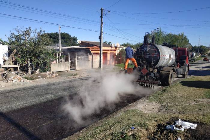 Com a cobertura de material asfáltico, em 220 metros, via do Dunas passa a ter qualidade em toda a extensão