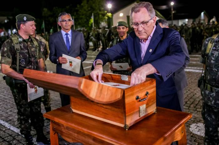 Vice-prefeito prestigiou a cerimônia alusiva aos 100 anos do Regimento Tuiuti em território pelotense