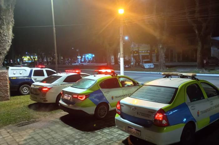 Fiscalização resultou no recolhimento de cinco veículos e uma notificação por embriaguez no volante