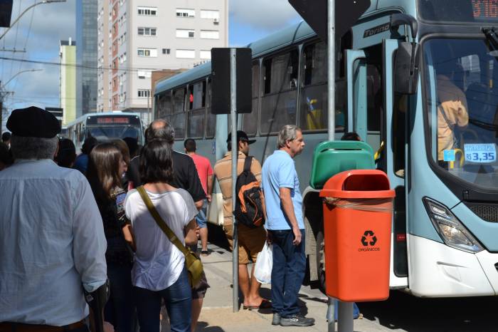 Alterações ofertam mais horários para Cohabpel, linha que sofreu maior impacto com obras na Deodoro