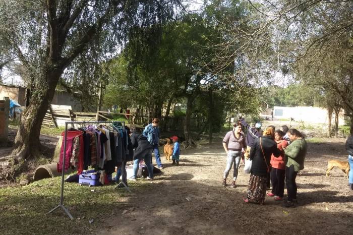 Equipes de diversas secretarias estiveram na Ocupação Santa Cecília, nesta quinta-feira (15), para estreitar os laços com os moradores