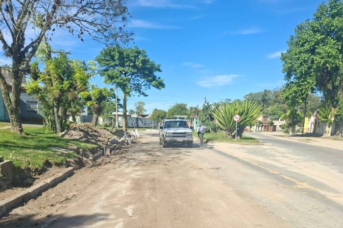 Remoção de areia alarga via em mais de três metros no Areal