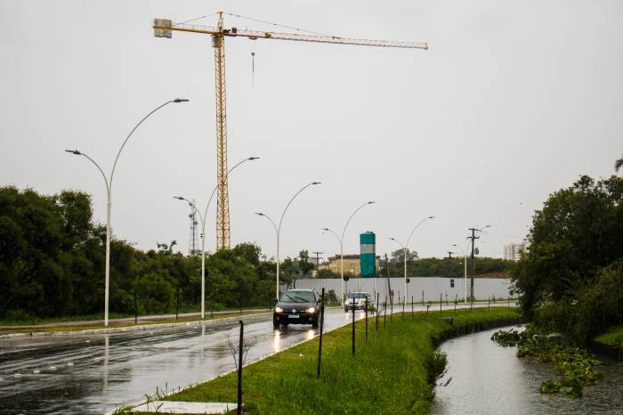 Pluviômetro central registra 46 milímetros de precipitação. Esse número se aproxima da metade da média do mês