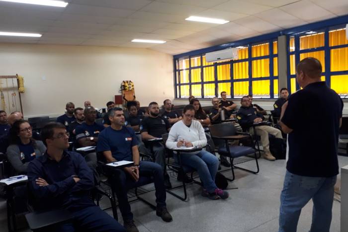 Legislação, manuseio, registros, defeitos e violações foram alguns dos temas abordados na qualificação