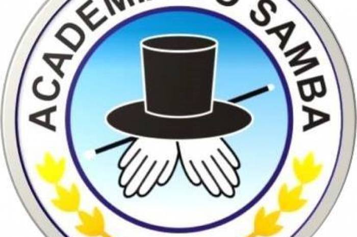 Escola desfila na madrugada de terça-feira (13)
