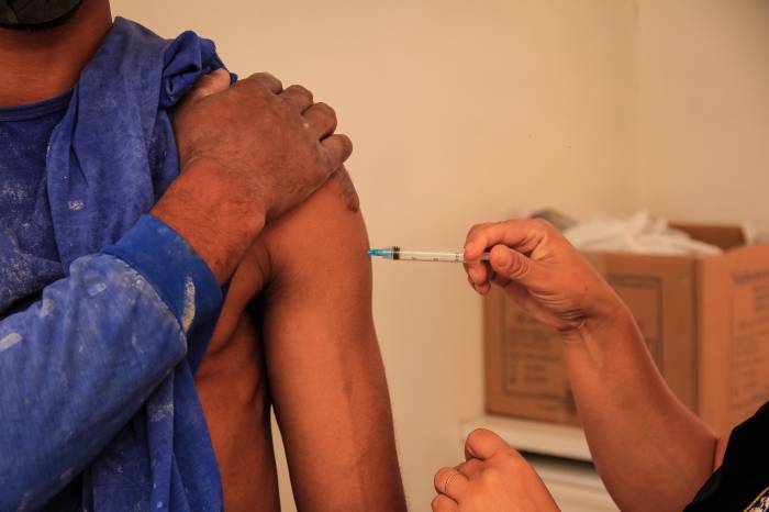 Vacinação contra a Covid-19: confira a programação da semana