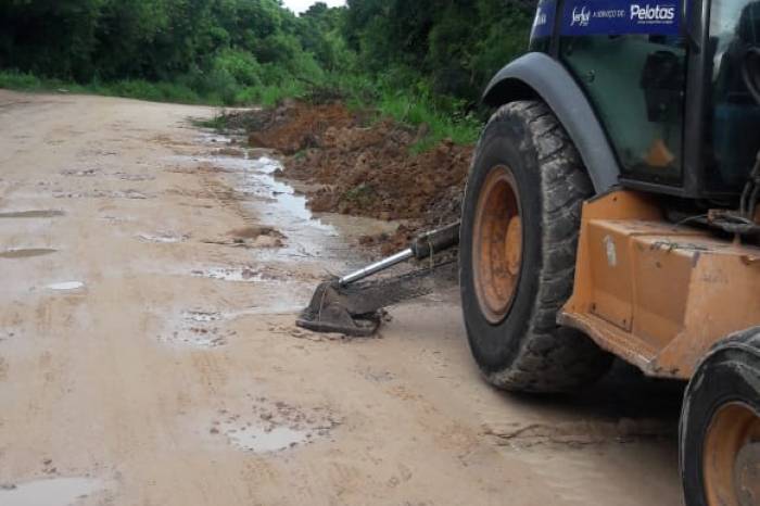Excesso de chuva comprometeu a drenagem e causou engarrafamento