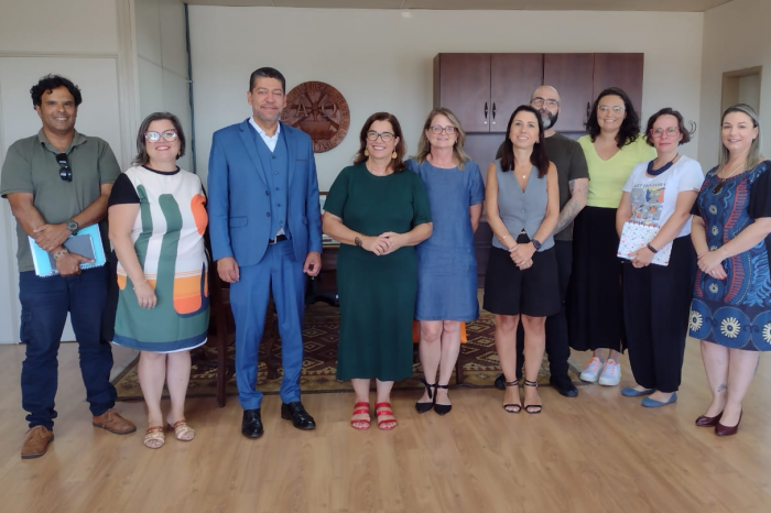 Reitora Ursula Rosa e secretário Márcio Souza definiram as prioridades: um projeto de defesa ambiental e um plano diretor de arborização para a cidade