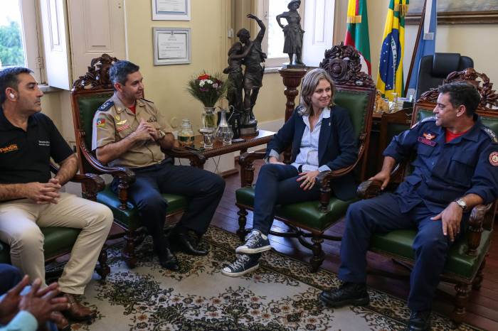 Major Gerson Luiz Rodrigues assume o comando da Companhia Especial do 3º BBM e participa da política pública