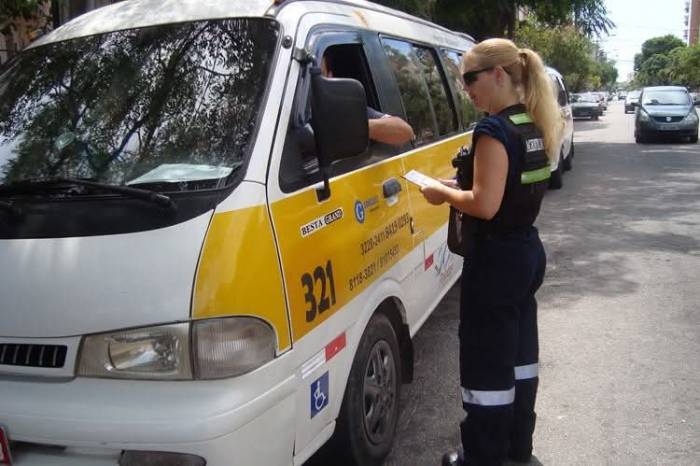 Setor de Educação para o Trânsito da Secretaria de Transporte e Trânsito dá dicas a pais e responsáveis sobre condução segura