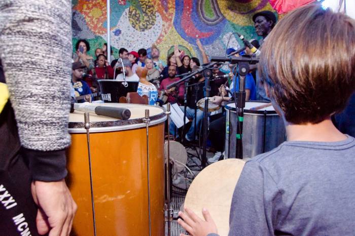Mais de trinta grupos se apresentarão no Largo do Mercado Central