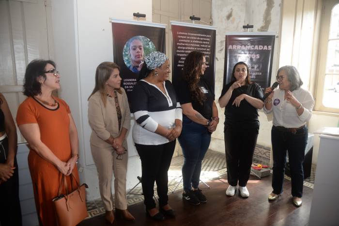 A exposição traz a história de 11 mulheres vítimas de feminicídio
