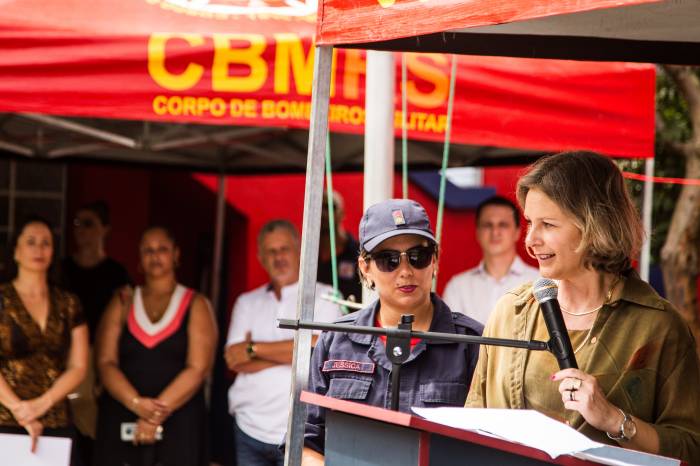 Solenidade de entrega de equipamentos aos Bombeiros, que qualificam as atividades para salvar vidas, ocorreu nesta sexta-feira