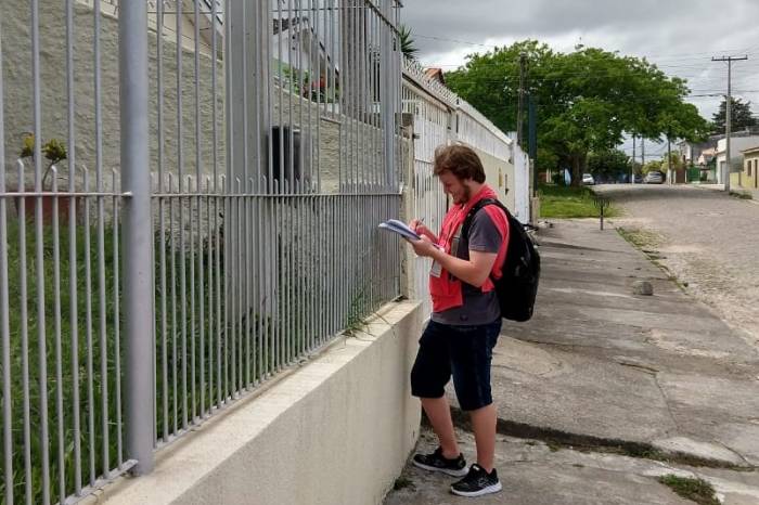 Entrevistas sobre deslocamento de pedestres, ciclistas e motoristas são realizadas no Areal, Laranjal, São Gonçalo, Três Vendas e Fragata