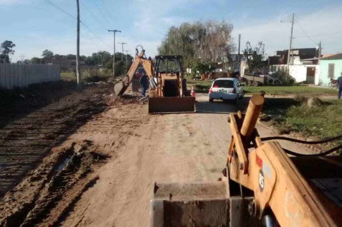 Areal, Três Vendas e Centro recebem também serviço de roçado