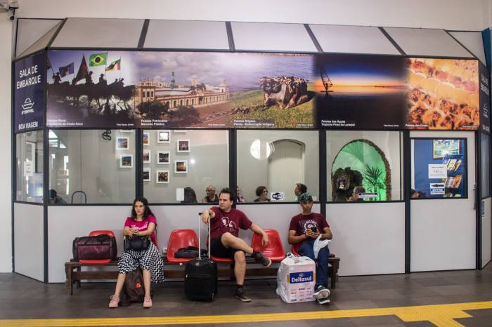 Espaços climatizados, com livros e TV, buscam tornar a rodoviária um local mais acolhedor para os usuários