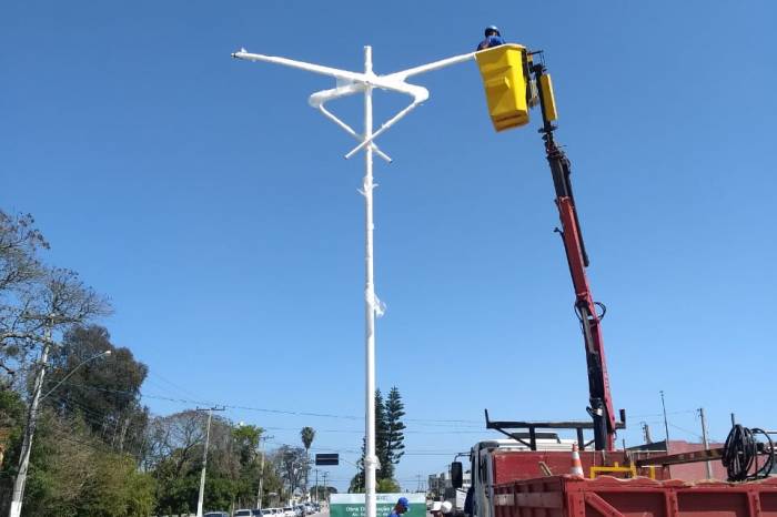 Aparato já começou a ser colocado nas estruturas metálicas da avenida Saturnino de Brito