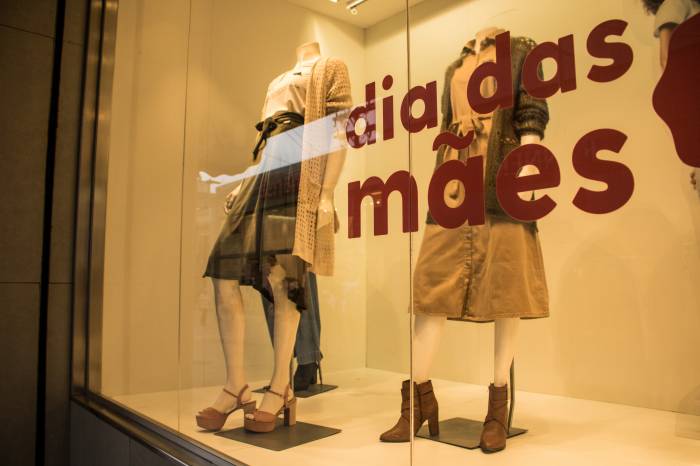 Proximidade da data, comemorada neste ano em 12 de maio, leva público maior às compras