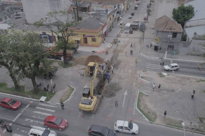 Santa Tecla, no encontro com Bento Gonçalves, apresenta bloqueios e ocasiona a alteração no sentido Centro-bairro