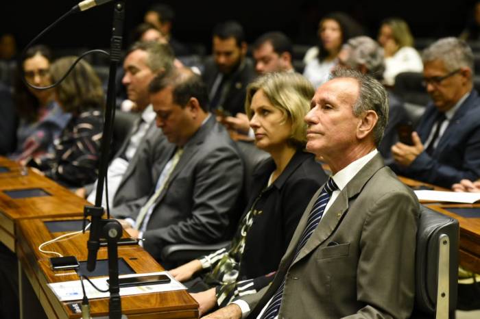 Sessão Solene alusiva às três décadas da Frente Nacional de Prefeitos foi promovida na Câmara dos Deputados