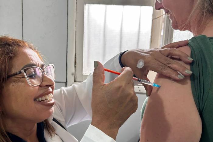 Saúde entrega novas câmaras frias a três UBSs