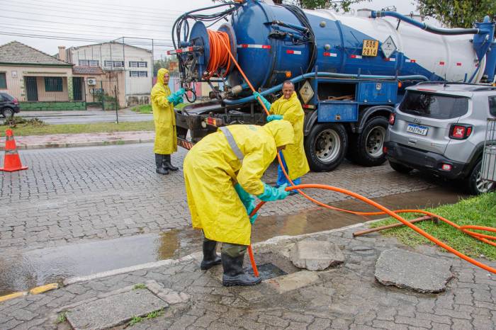 Secretarias atuaram em sistema de plantão durante toda a madrugada, e as equipes seguem alertas