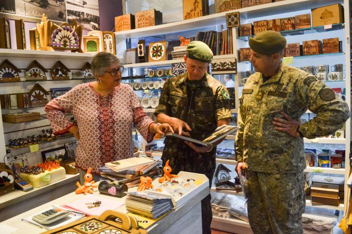 Roteiro da Sdeti e Secult incluiu o entorno da praça Coronel Pedro Osório, Casarões 2 e 6 e Mercado Central