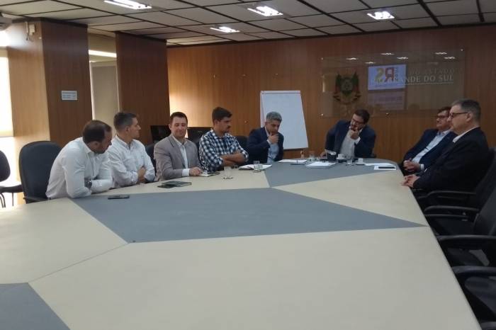 Secretário de Desenvolvimento, Turismo e Inovação esteve na capital com o objetivo de aproximar o Executivo Municipal dos projetos do Estado e promover um alinhamento de ideias