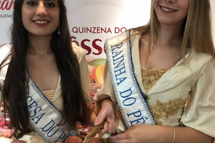 Equipes da SDR providenciam divisão de espaços, limpeza e montagem de gazebos e tablado