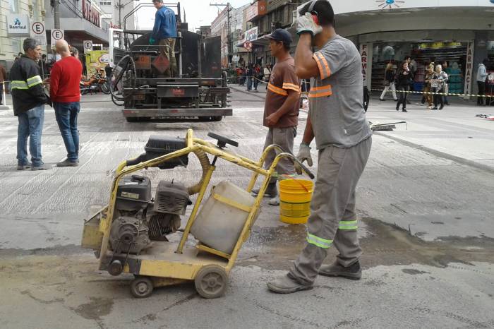 Trabalho de pavimentação segue também na General Neto