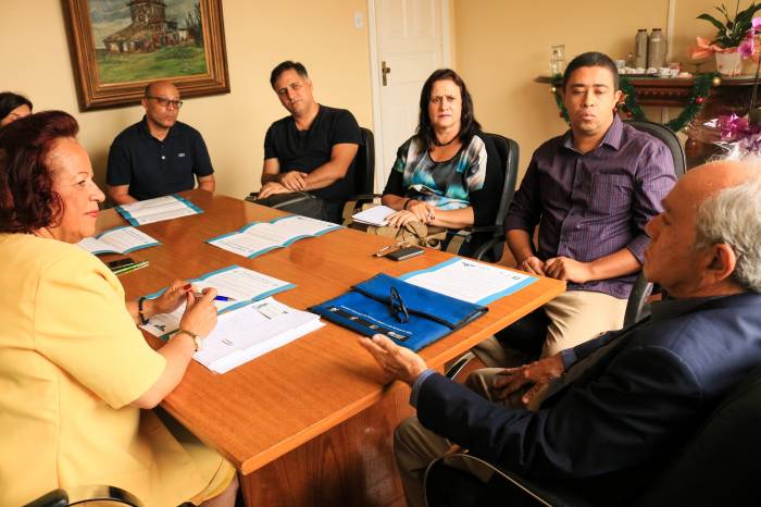 Comitiva com representantes da Fundação Oswaldo Cruz, Ministério do Meio Ambiente e UFPel esteve no Paço Municipal