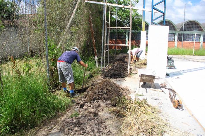 Três salas de aula, sanitários, passarela e passeios serão construídos na escola municipal do Fragata