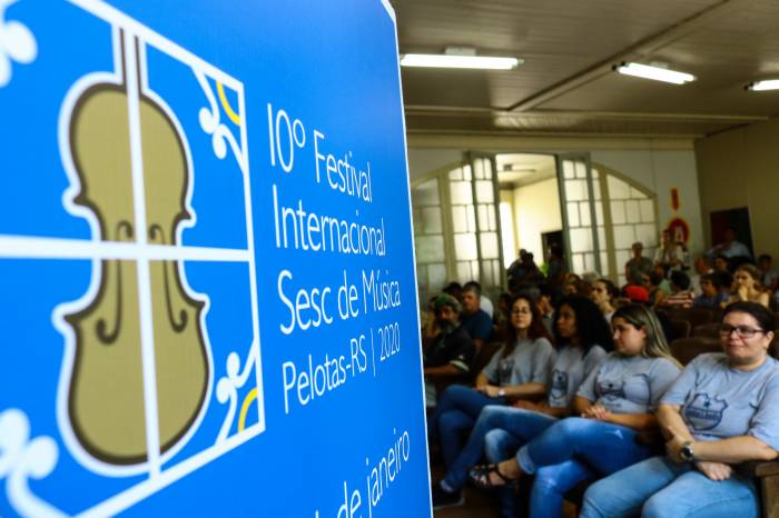 Espetáculo gratuito no Largo Edmar Fetter encerra Festival, com exibição da Orquestra Acadêmica e do Tholl