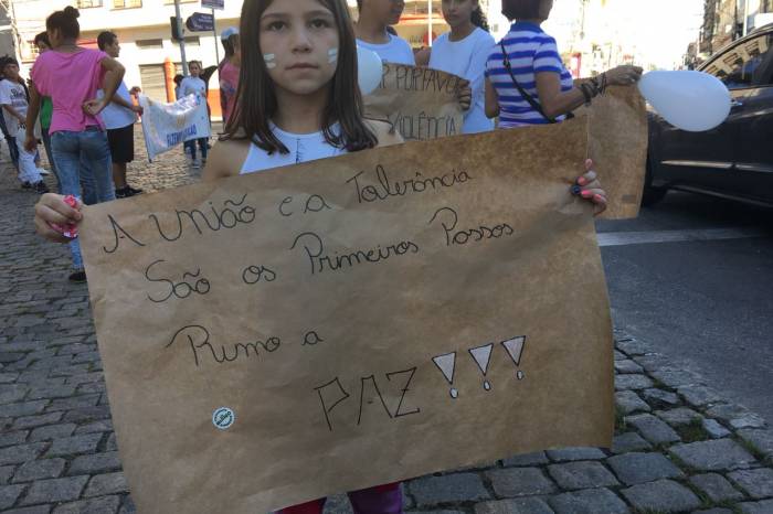 Comunidade escolar pede a criação de uma cidade mais pacífica