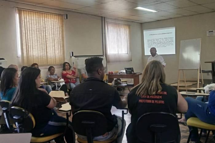 Capacitação promovida pela Secretaria de Assistência Social ocorre entre esta quinta e sexta-feira