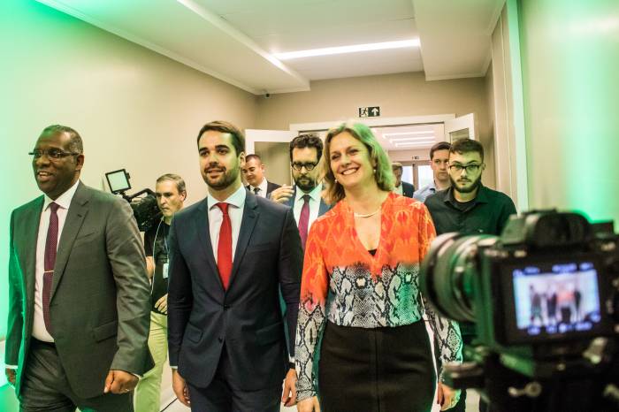 Paula conheceu as novas instalações do serviço de saúde ao lado do governador do Estado, Eduardo Leite