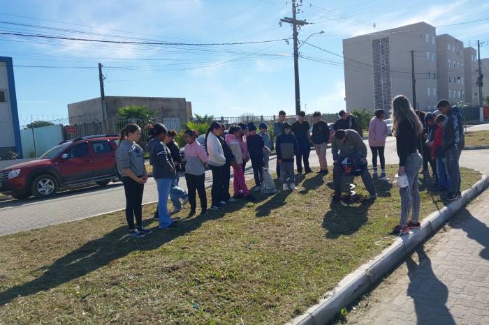 Ação de educação ambiental mobilizou alunos do 6° ano da EMEF Maria Helena Vargas da Silveira