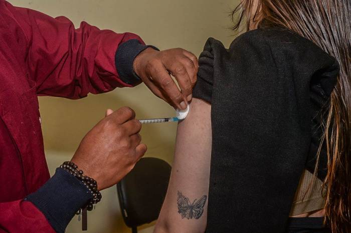 Prefeitura vacina contra HPV no Ruas do Lazer