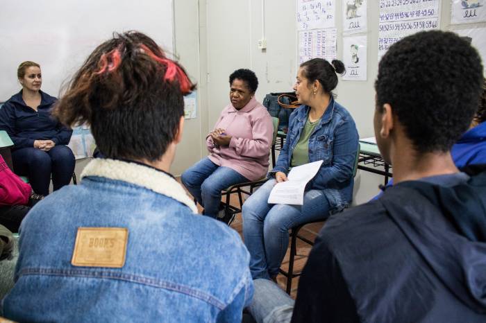 Metodologia de prevenção à violência vem sendo aplicada em escolas municipais e condomínios, a fim de disseminar a cultura da paz e incentivar o diálogo para resolver conflitos