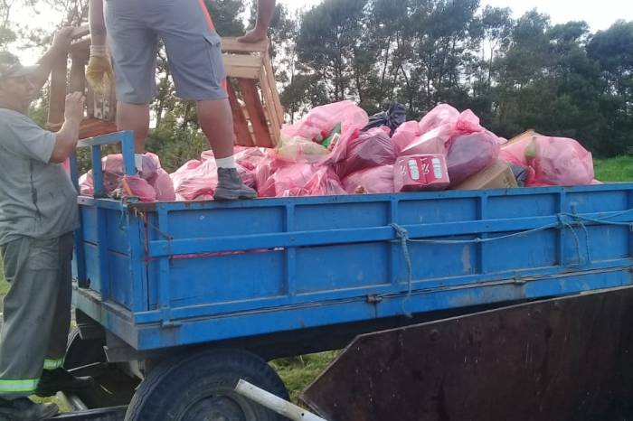 Ação semanal para recolhimento de lixões está no Balneário dos Prazeres