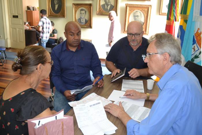 Idemar acolheu sugestões e pedidos da comunidade. Participação popular ocorreu, nesta manhã, no Salão Nobre da Prefeitura