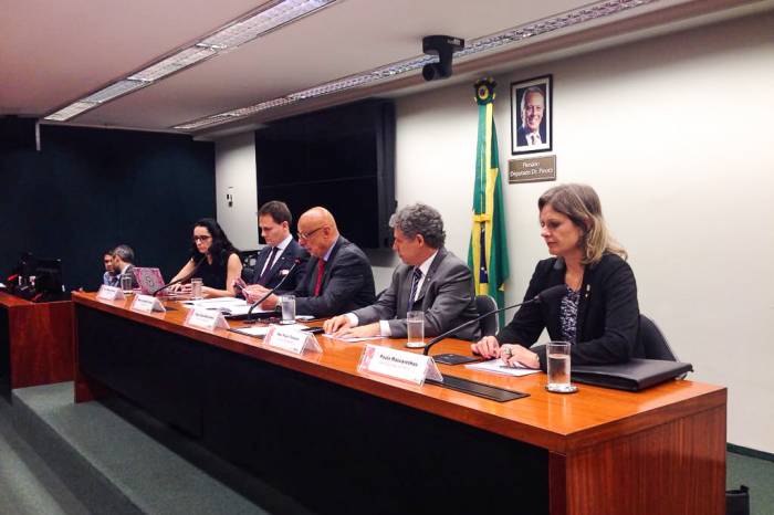 Em pauta, Projeto de Lei que visa regulamentar a questão da judicialização de políticas públicas