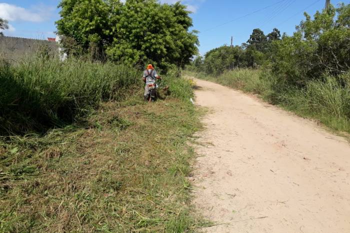 Limpeza urbana, roçado e drenagem estão dentre os trabalhos realizados pela Prefeitura